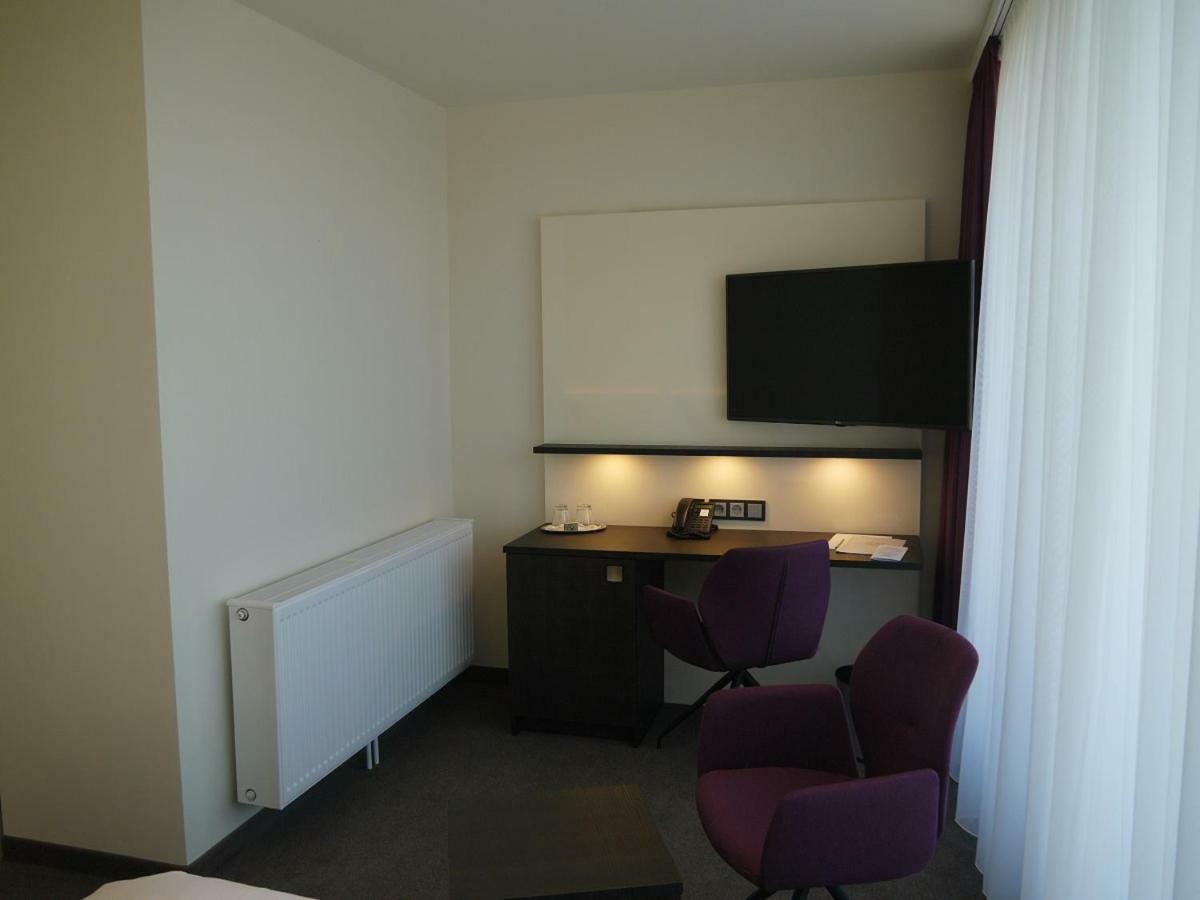 Esslingen am Neckar Hotel Am Berg Esslingen מראה חיצוני תמונה