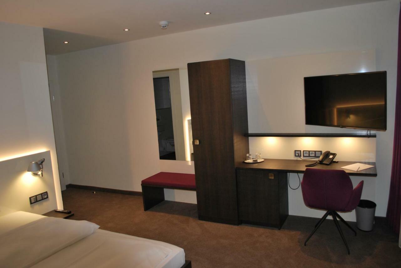 Esslingen am Neckar Hotel Am Berg Esslingen מראה חיצוני תמונה