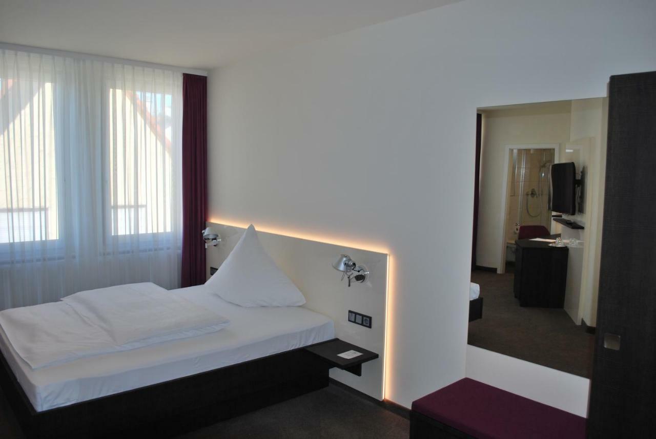 Esslingen am Neckar Hotel Am Berg Esslingen מראה חיצוני תמונה