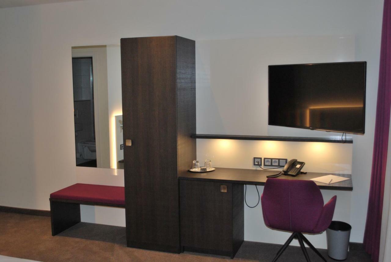 Esslingen am Neckar Hotel Am Berg Esslingen מראה חיצוני תמונה